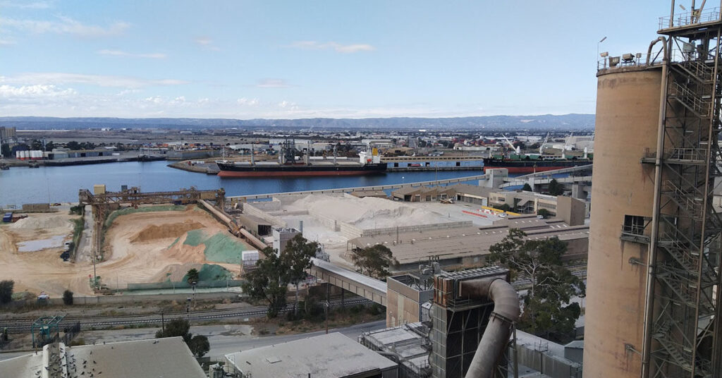 Scoping study assessing potential of clay, bauxite residue and ironmaking by-products for producing alternative construction materials for HILT CRC partners